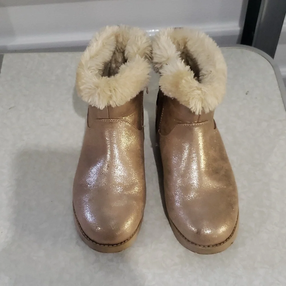 Cat and Jack fur‎ lined boots size 3